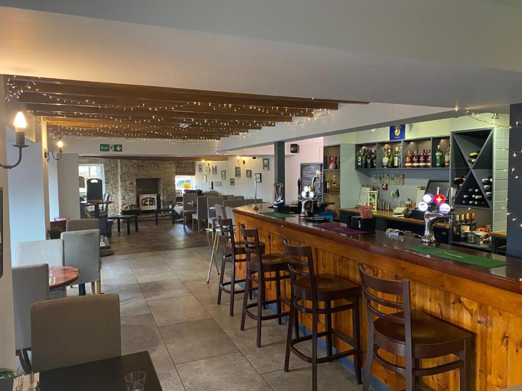 נורת'אלרטון The Village Inn מראה חיצוני תמונה